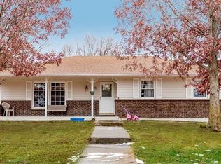 19797 211th St, Tonganoxie, KS 66086