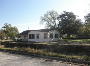 311 Comal Ave, Luling, TX 78648