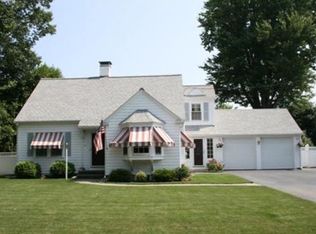 18 Perry Ave, Lynnfield, MA 01940