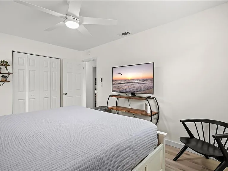 3210 Wood St — Photo 23