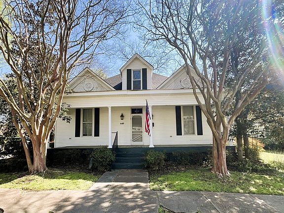 2nd image of 440 Calhoun St