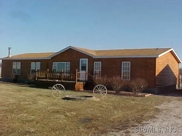 4002 Shaw Rd, Bunker Hill, IL 62014