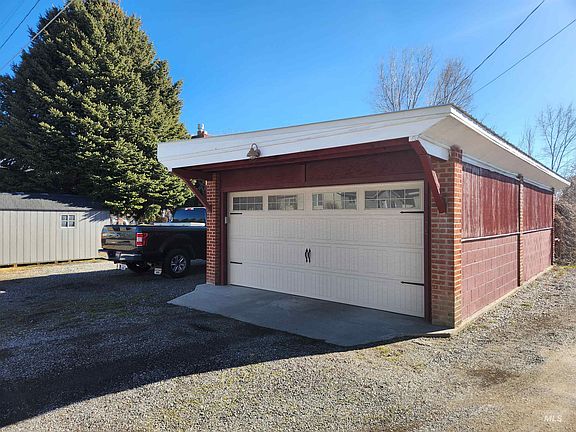3rd image of 1105 Nevada St