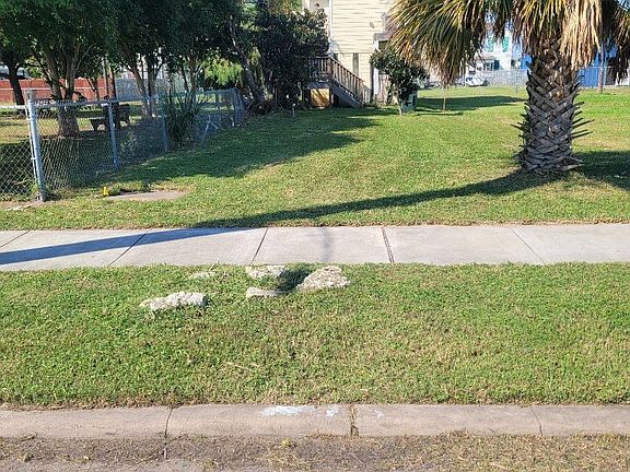 4th image of 2714 Church St