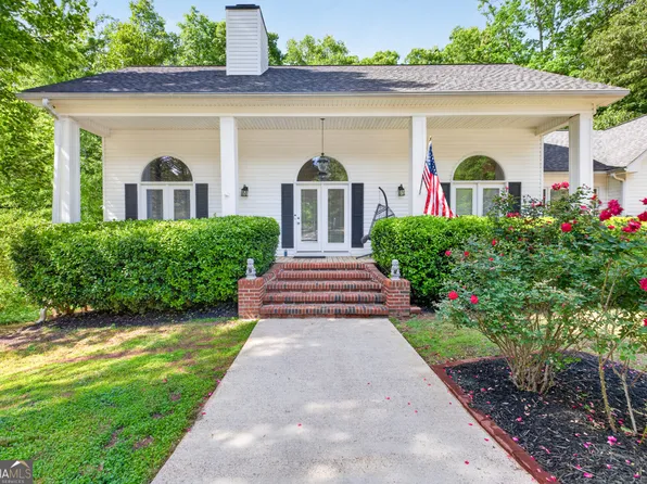 606 Academy Woods Dr, Jefferson, GA 30549