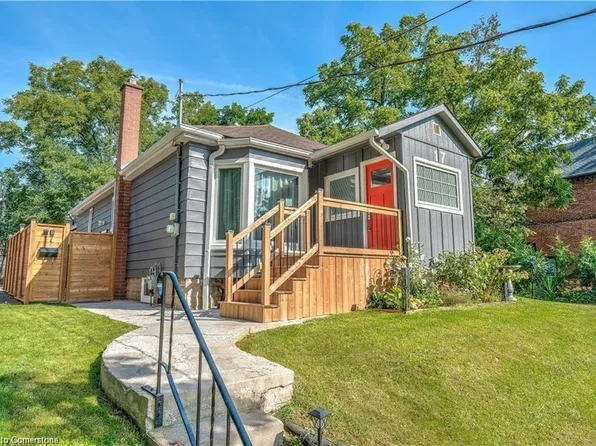 17 Dundas St, Hamilton, ON L9H 1A1