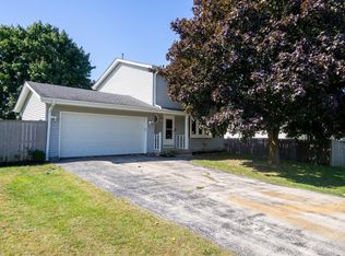 6741 Jacobsen Ln, Racine, WI 53406