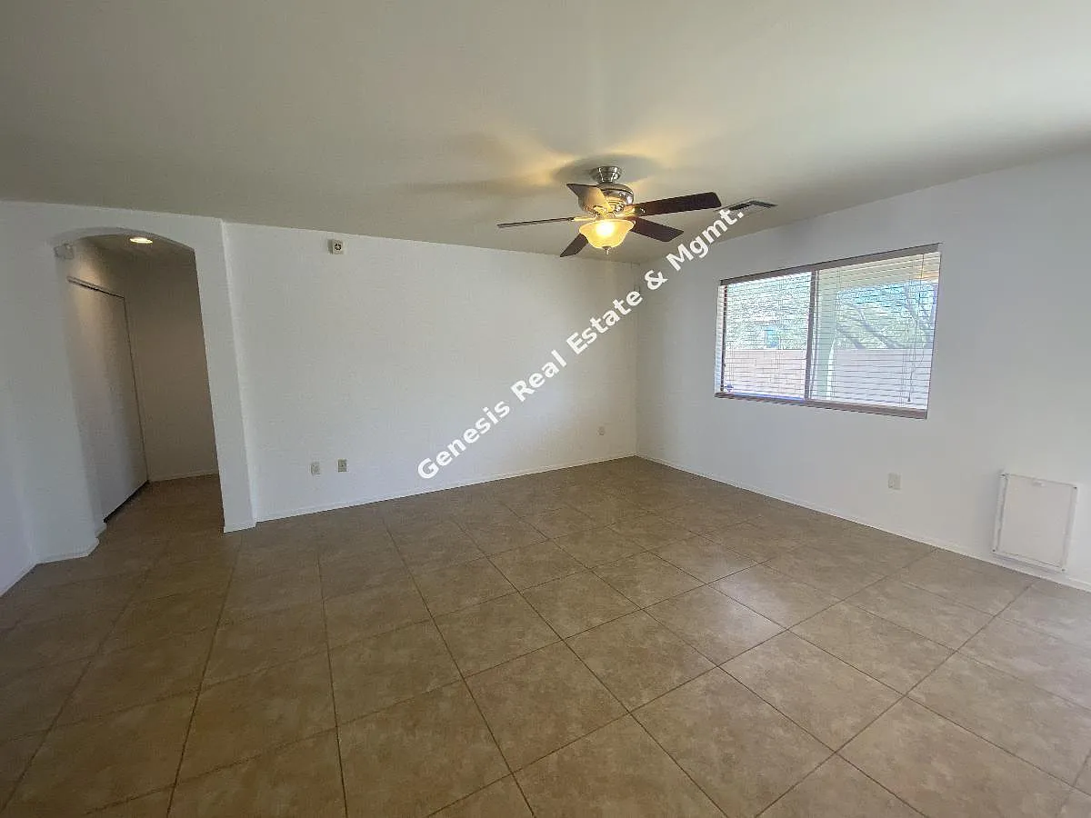 3 bed, 2.0 bath, 1268 sqft, $1,700 — Photo 4