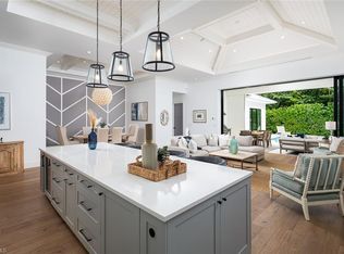 1064 13th St N, Naples, FL 34102