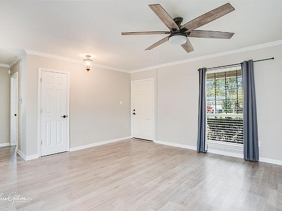 4th image of 9413 Garfield Dr
