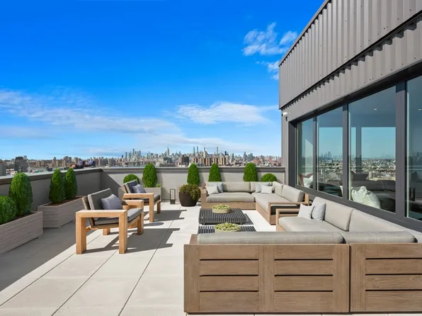 249 Willoughby Avenue image 19 of 29