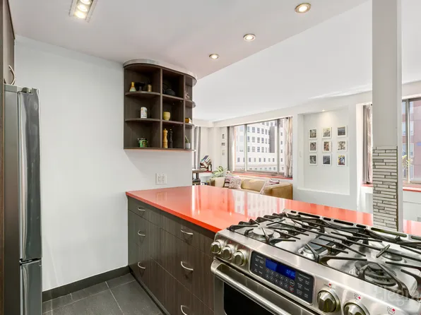 300 Albany Street 7I image 3 of 8