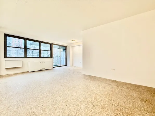 875 Boynton Avenue image 1 of 7