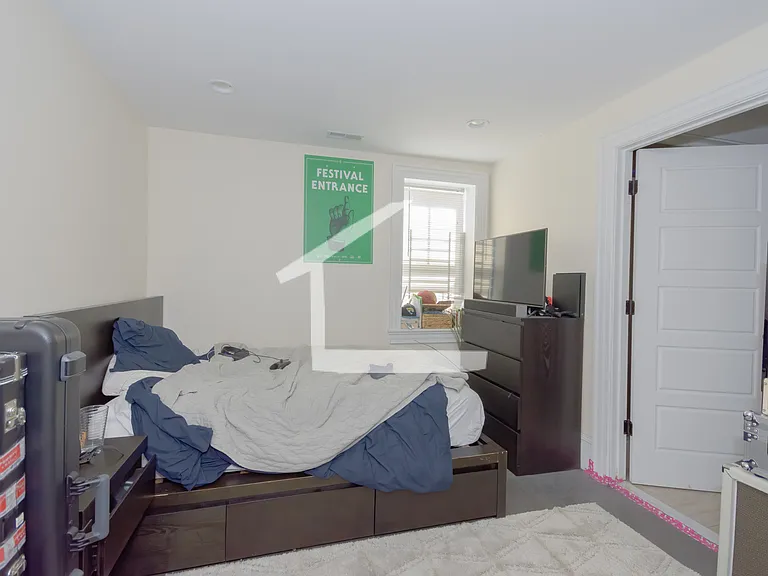 84 Linden St #A1 — Photo 9