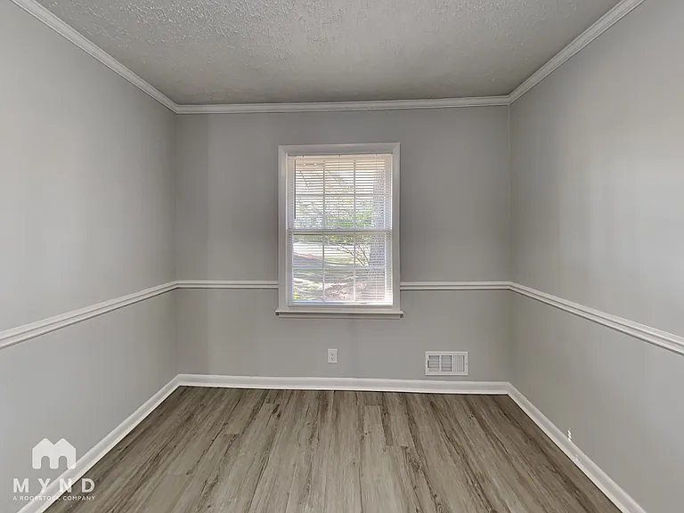 1290 Maple St SE — Photo 8