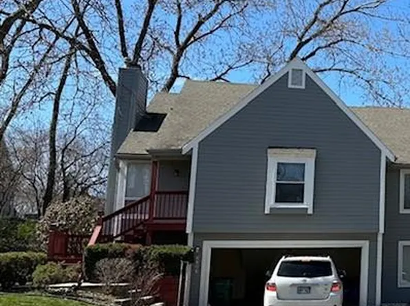 8906 Hauser St, Lenexa, KS 66215