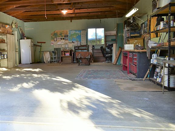 5th image of 8145 Hallwood Blvd