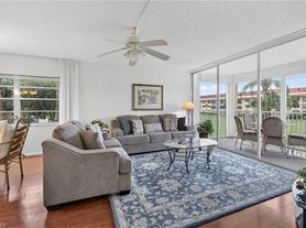 1087 Forest Lakes Dr, Naples, FL