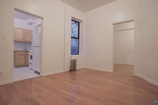 Rented by EXR | media 9