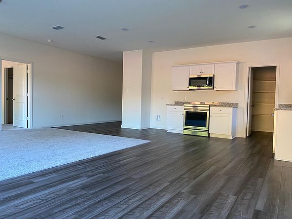 3rd image of 3005 Aspen Dr
