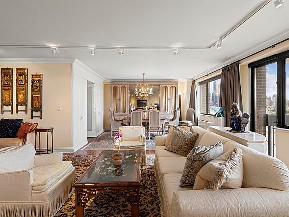 2nd image of 40 E 80th St Penthouse 1A
