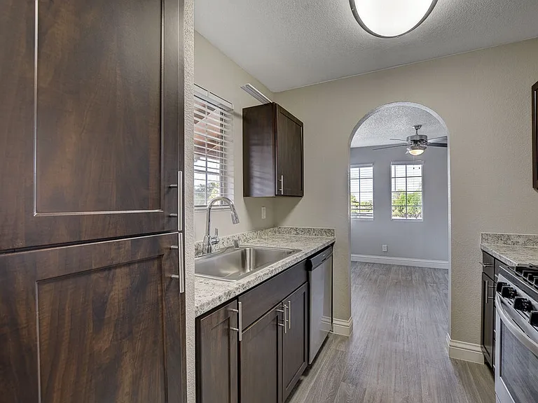 Diamondhead Apartments — Photo 3