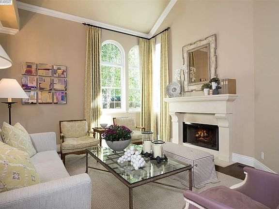 5th image of 63 Deer Crest Pl