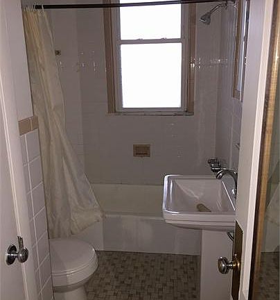 4th image of 534 Scott Ave