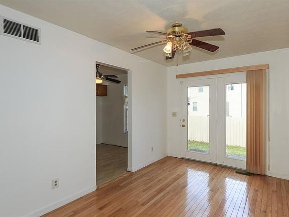 5th image of 1204 Thomas Ct