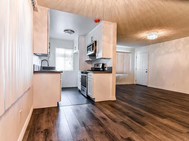 512 Griswold St #9 — Photo 3