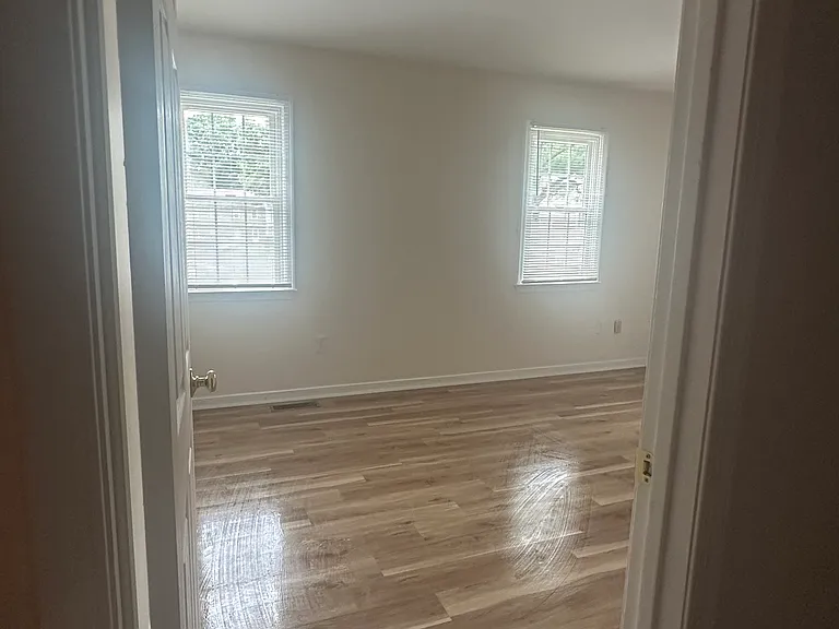 404 Hickorywood Cir — Photo 9