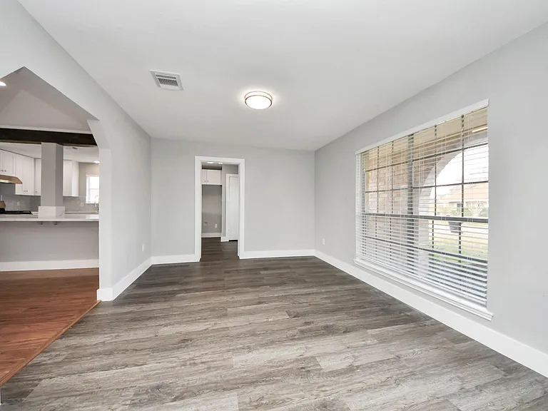 15423 Ridingwood Dr — Photo 7