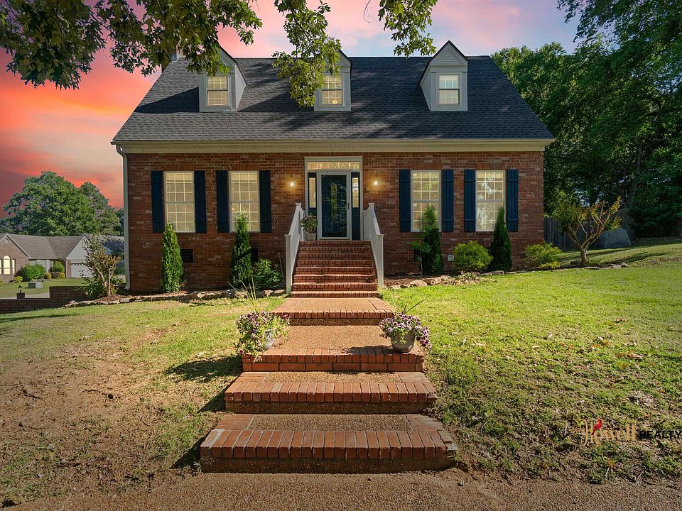 1st image of 311 Live Oak Dr