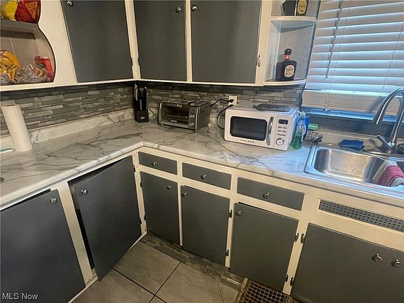 4th image of 175 Gordon Ave