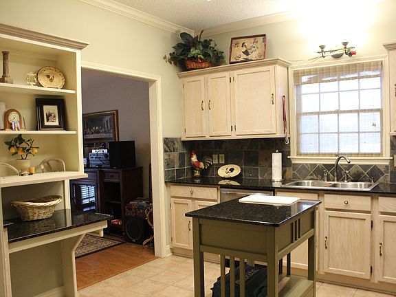 5th image of 4101 Trent Ln