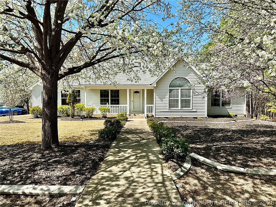 1st image of 10 Magnolia Ct