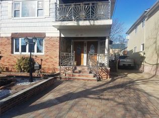 25323 149th Dr, Rosedale, NY 11422