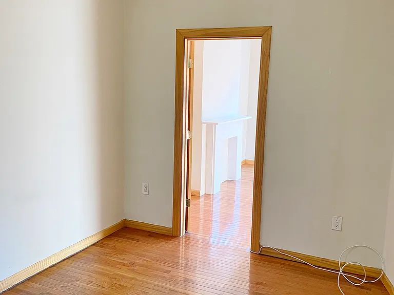 1584 York Ave #5 — Photo 9
