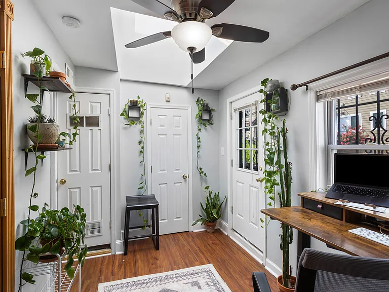 2nd bedroom/office - sunny spacious