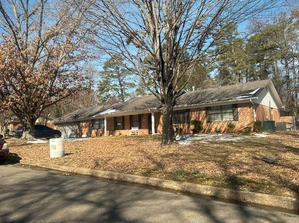 2710 Camelot Dr, Russellville, AR 72801