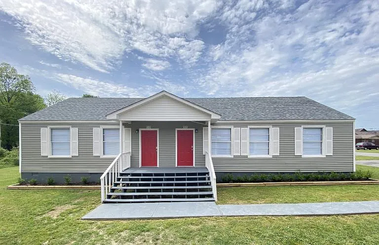 808 Jane Dr — Photo 1