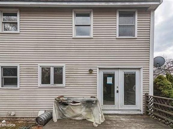 3rd image of 579 Washington St #579