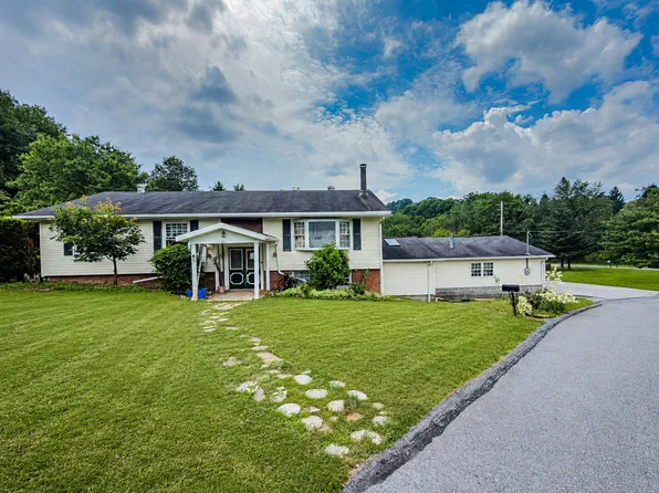 161 Pentagon Cir, Northern Cambria, PA 15714