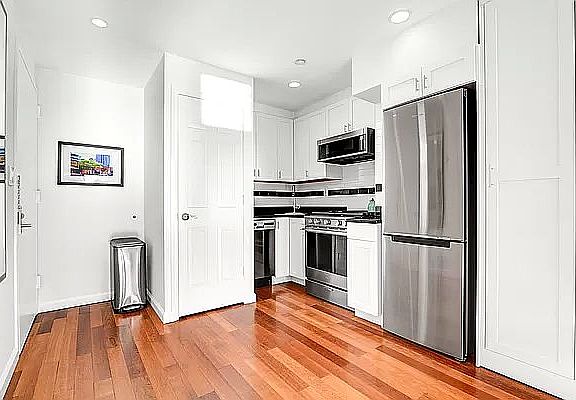 5th image of 15 Saint Marks Pl Penthouse A