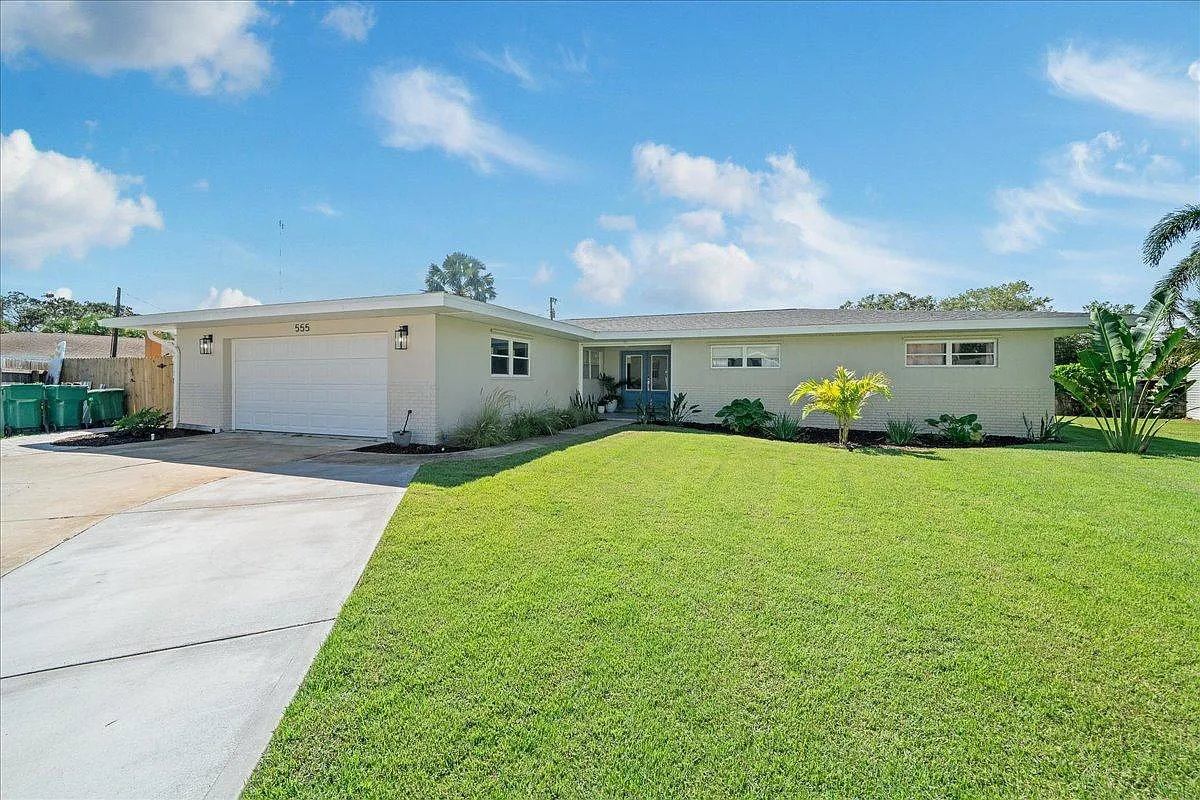 5 bed, 3056 sqft, $12,000 — Photo 1