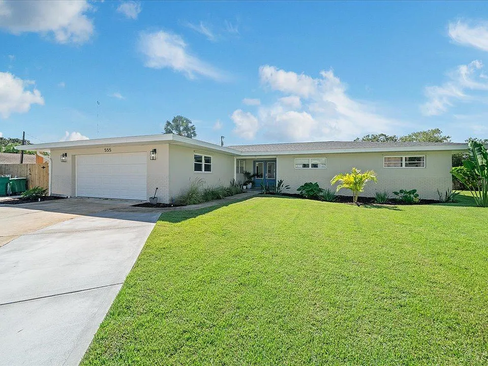 555 Norwood Ct