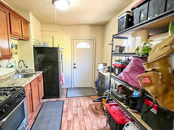 3rd image of 3204 Bryant Ave S APT 1