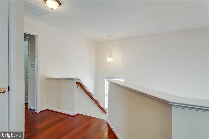 6805 Hollow Glen Ct — Photo 25