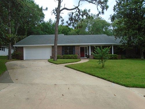 2nd image of 120 Oak Leaf Ln