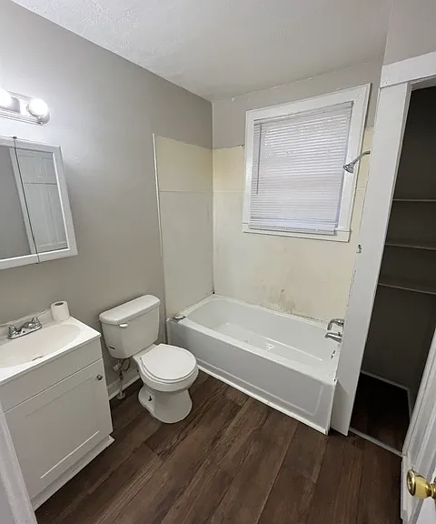 758 Center St — Photo 6